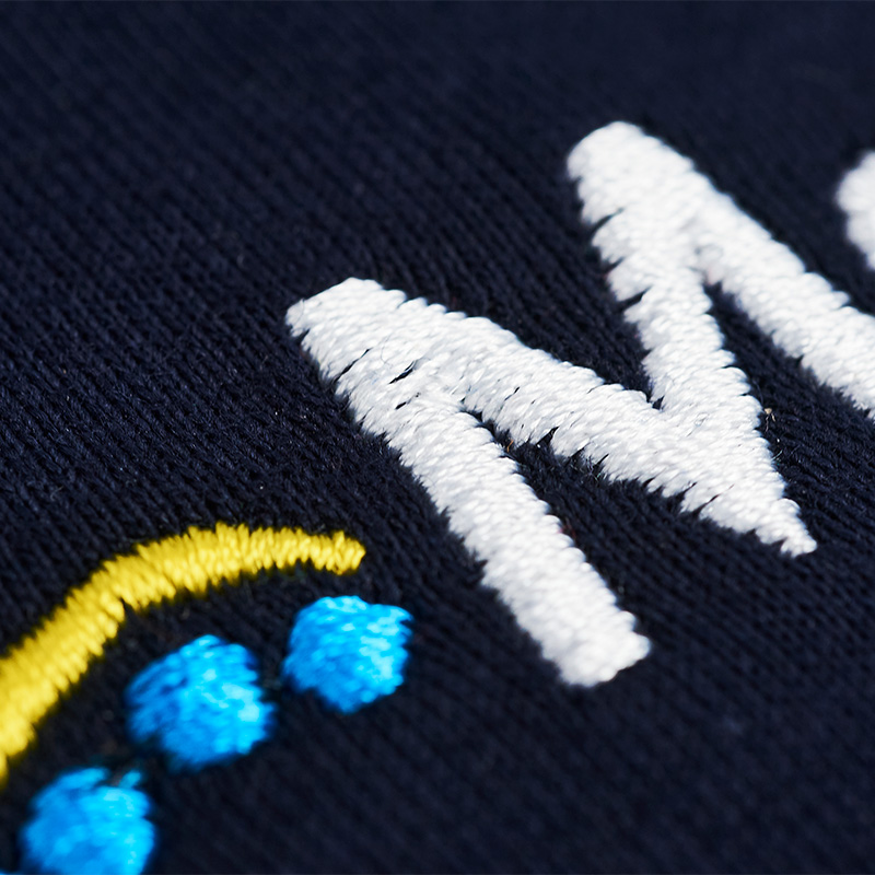 ricamo su pantaloni da lavoro